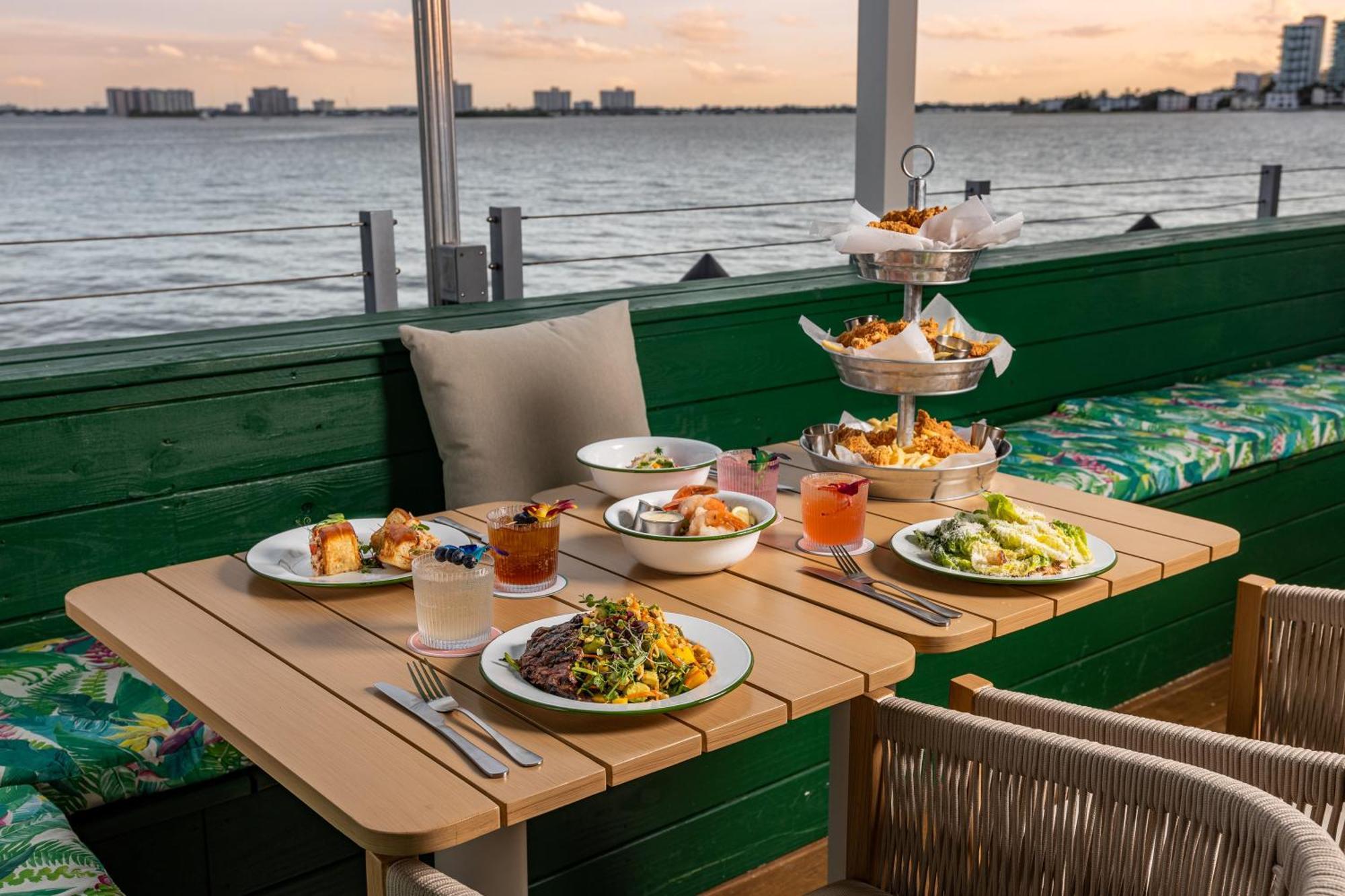 Best Western On The Bay Inn&Marina North Bay Village Exterior foto