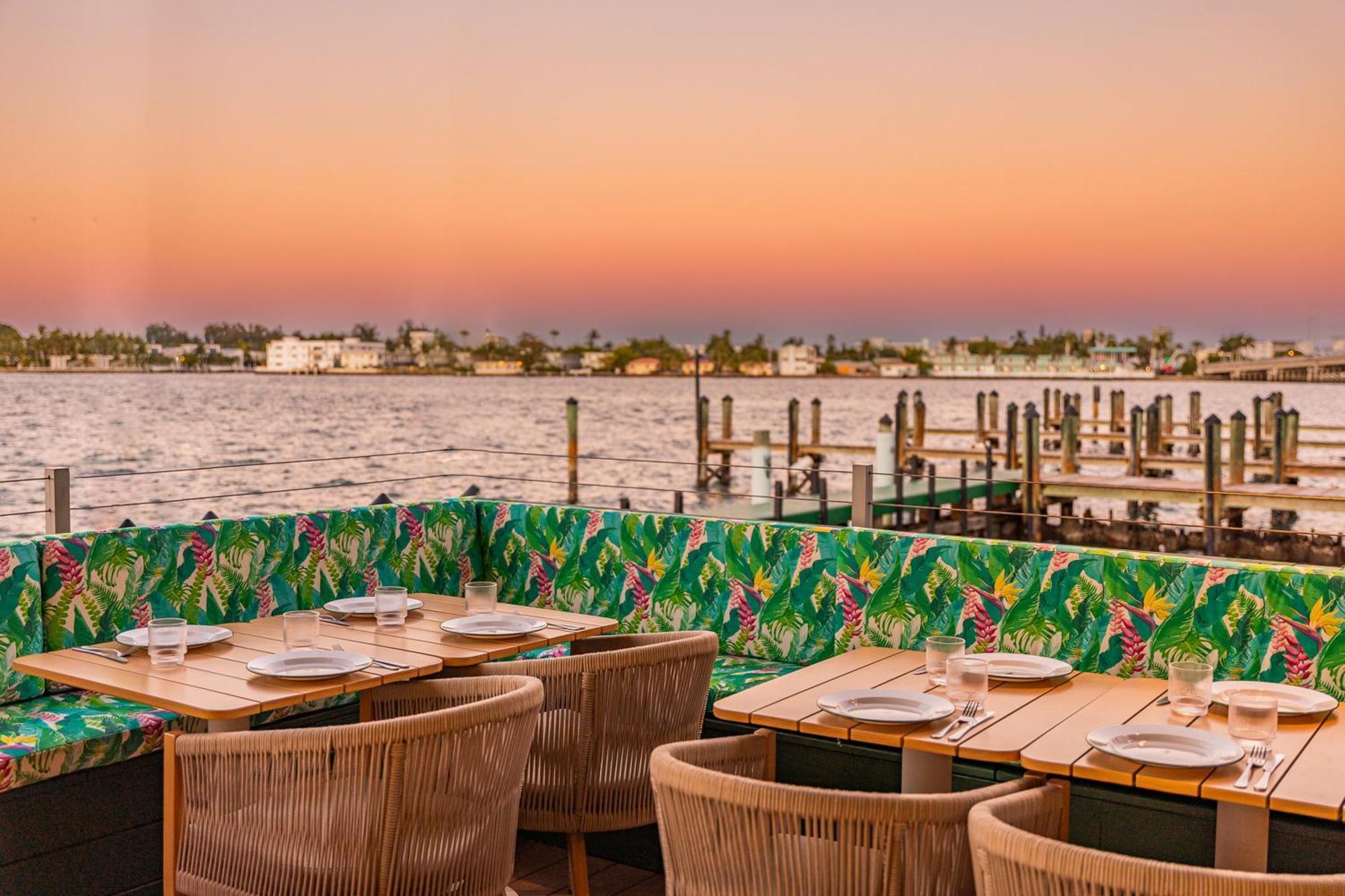 Best Western On The Bay Inn&Marina North Bay Village Exterior foto