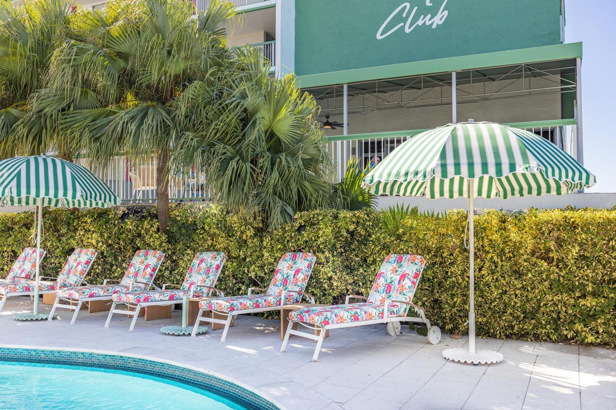 Best Western On The Bay Inn&Marina North Bay Village Exterior foto